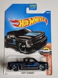 2017 Chevy Silverado HW Hot Trucks #10/10