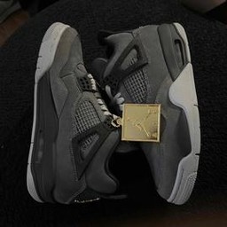 Nike Air Jordan 4