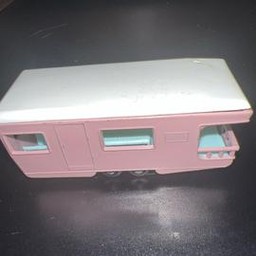 No. 23 Trailer Caravan